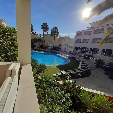 Recently Refurbished, Large, 1 Bed Apartment, In Quiet Location Apartment
